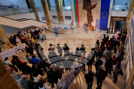 Севлиево - „Поглед от другата страна на света“ - изложба - „Антарктическият стопаджия“ - книга - представяне