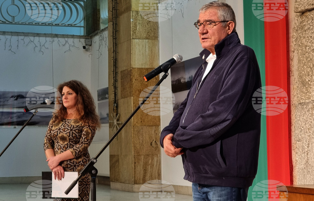 Севлиево - „Поглед от другата страна на света“ - изложба - „Антарктическият стопаджия“ - книга - представяне