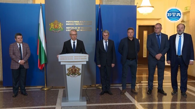 Антибиотиците ще се изписват и на хартиени рецепти до края на март 2024 г., каза премиерът Николай Денков