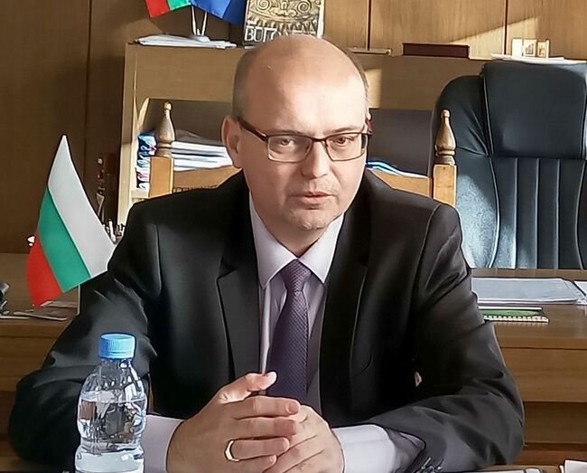 Областният управител на Ловеч поиска да бъде спряна инсталацията в „Мелта 90“
