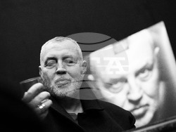 Моноспектакълът на Христо Мутафчиев – „Боже мой“ в Народния театър. Снимка – Народен театър / Светослав Караджов