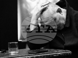 Моноспектакълът на Христо Мутафчиев – „Боже мой“ в Народния театър. Снимка – Народен театър / Светослав Караджов