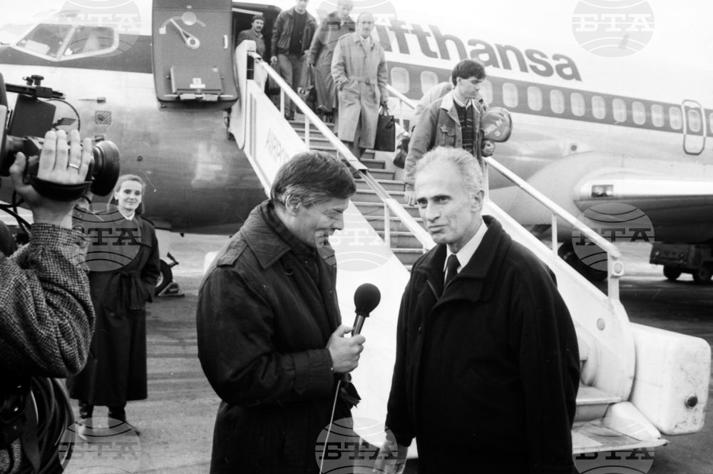 Владимир Костов