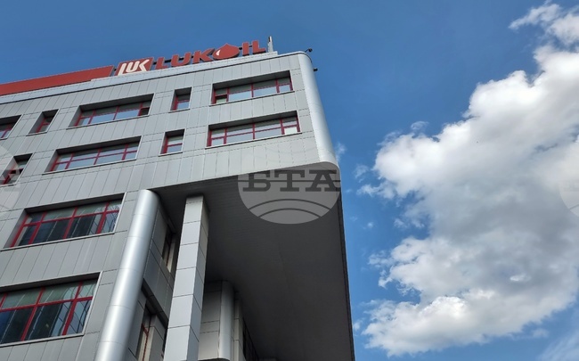 United States Extends Lukoil Foreign Asset License