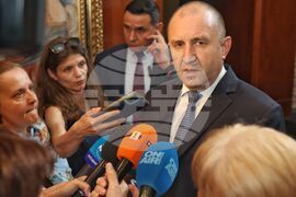 Иван Гарелов - книга - представяне