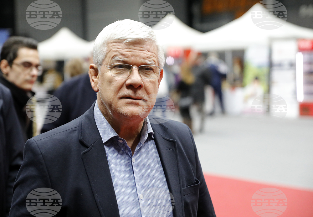 Agriculture Minister Opens Danube Fruit Growers Fair 2023
