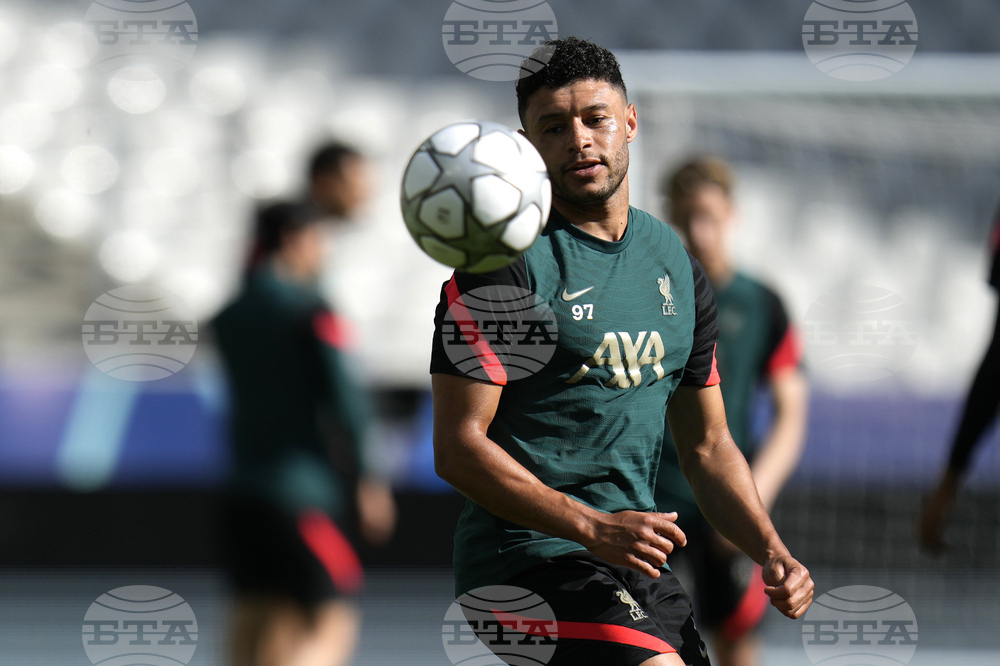 Селтик обяви привличането на бившия английски национал Алекс Окслейд-Чембърлейн до края на сезона