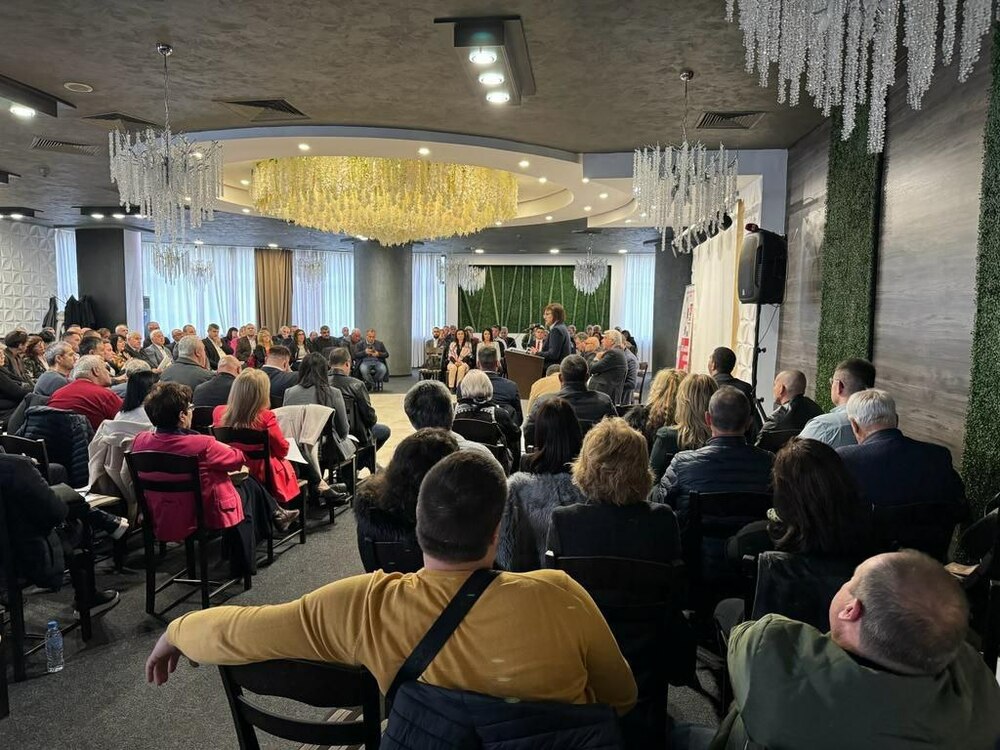 Нинова в Шумен: Асен Василев перфидно надхитри всички