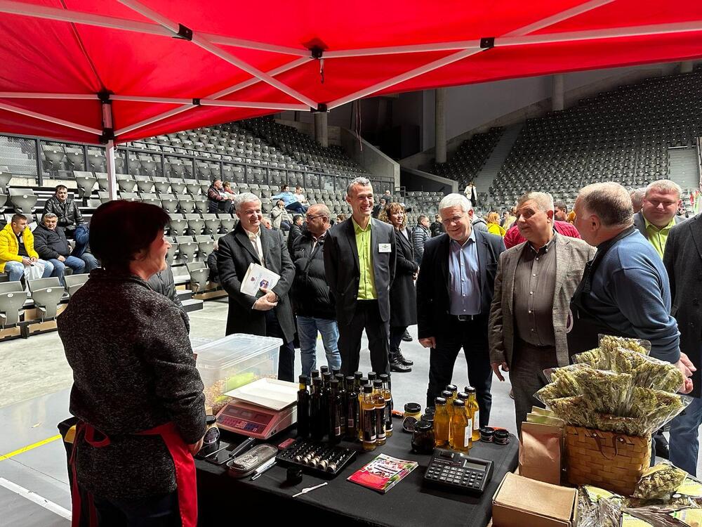 Община Русе: Изложението „Дунавски овощари“ събра в Русе производители от цяла България