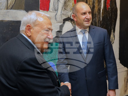 Румен Радев на представянето на книгата на Иван Гарелов