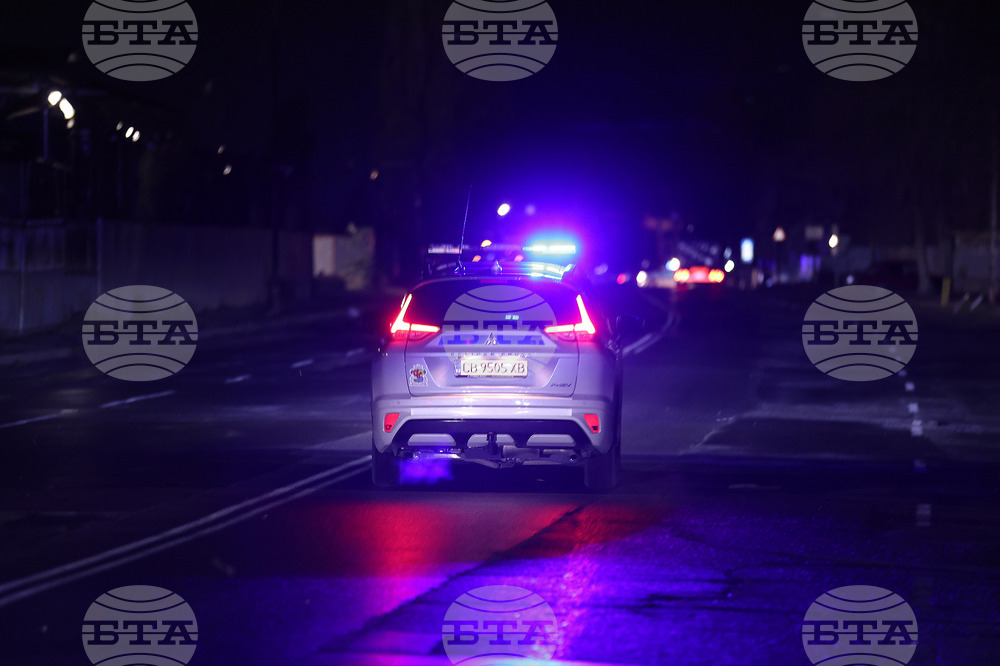 Двама души са пострадали леко при катастрофа на столичния бул. "Александър Малинов"