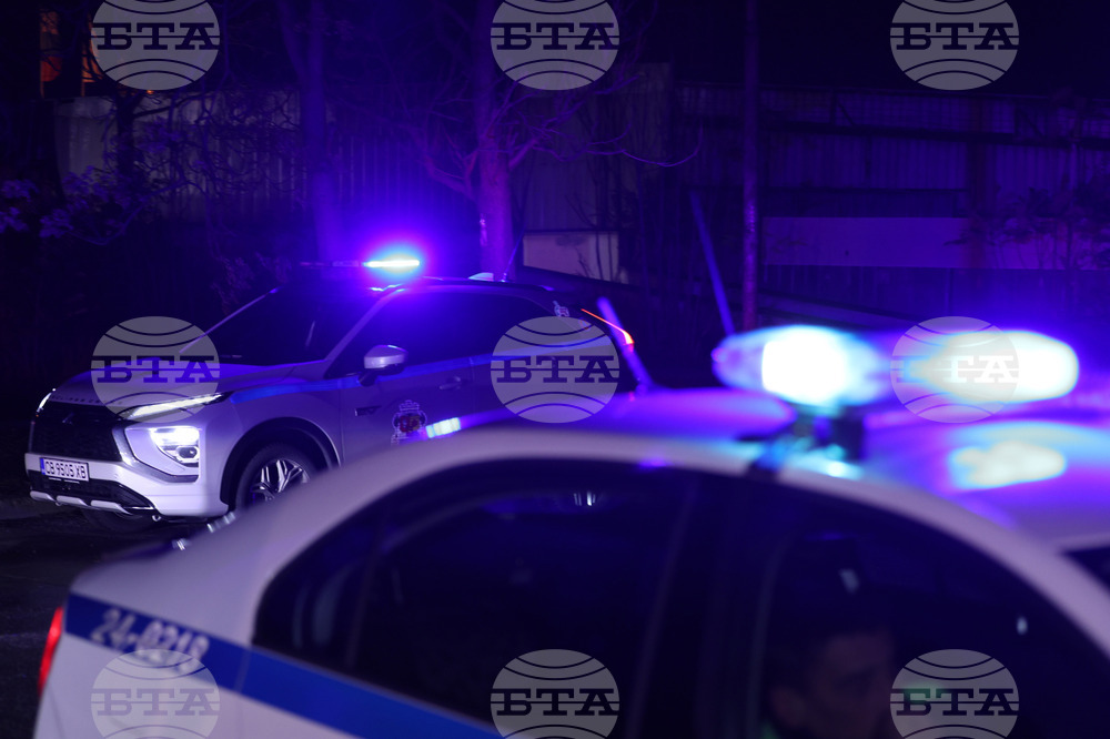 Двама души са леко пострадали след катастрофа тази вечер на столичния булевард „Александър Малинов“