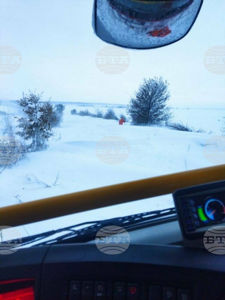 Пътят Шумен-Русе е отворен за движение; спасителните действия на екипите по евакуация на закъсали автомобили в Шуменско продължават