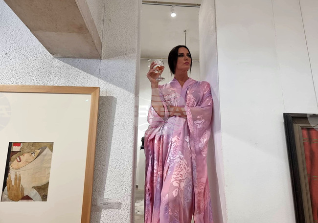 Мариела Гемишева представи изложбата "Неслучайно присъствие" в Художествена галерия Казанлък