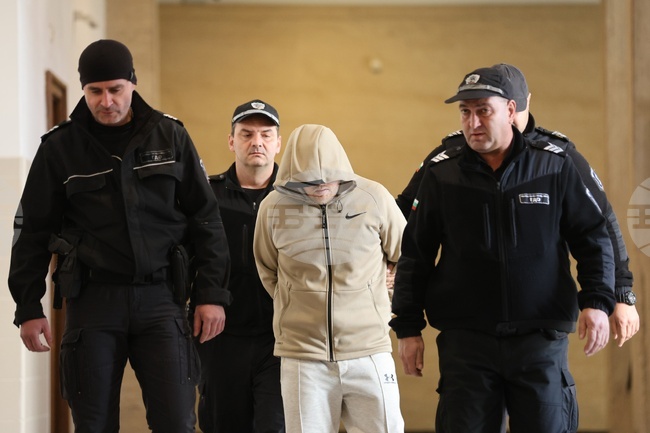  Софийска градска прокуратура - задържан за палеж на полицейски бус - мярка