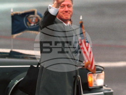 София (23 ноември 1999) Днес отпътува от София за Косово президентът на САЩ Бил Клинтън. Той бе тук от неделя на тридневно официално посещение. Пресфото БТА снимка: Мартин Георгиев/ Архив