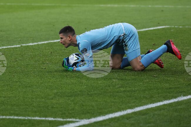 Вратарят Даниел Наумов е петото ново попълнение на Ботев (Пловдив)