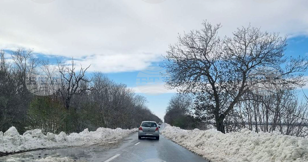Голям брой села в област Добрич все още са без ток и вода