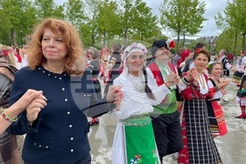 Кралство Дания - Илияна Йотова - хоро - среща - българи