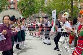 Кралство Дания - Илияна Йотова - хоро - среща - българи