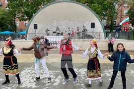 Кралство Дания - Илияна Йотова - хоро - среща - българи