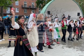 Кралство Дания - Илияна Йотова - хоро - среща - българи