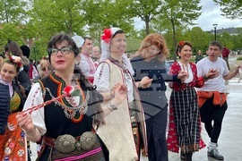 Кралство Дания - Илияна Йотова - хоро - среща - българи