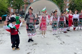 Кралство Дания - Илияна Йотова - хоро - среща - българи