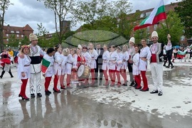 Кралство Дания - Илияна Йотова - хоро - среща - българи