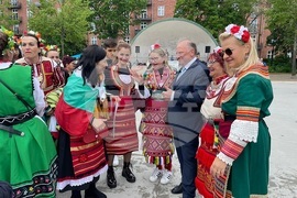 Кралство Дания - Илияна Йотова - хоро - среща - българи