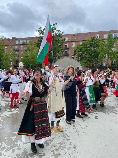 Кралство Дания - Илияна Йотова - хоро - среща - българи