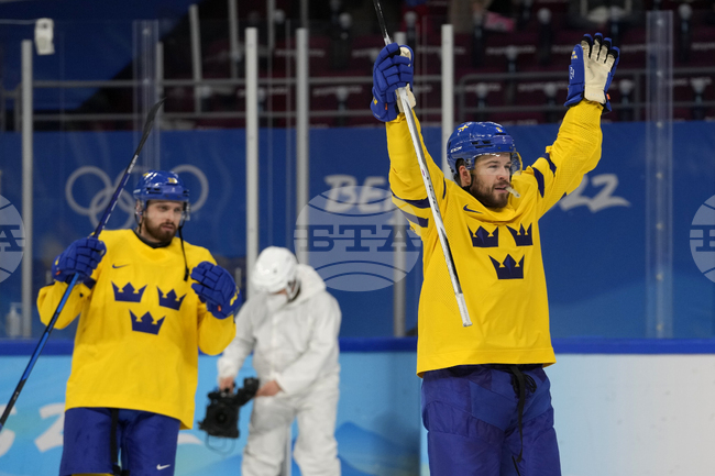 Швеция елиминира Канада и се класира на полуфиналите в турнира по хокей за мъже