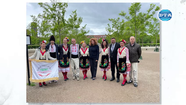 Илияна Йотова се включи в традиционното най-дълго хоро в Копенхаген