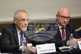 Конференция - „Войни и мир: ще дойде ли времето на дипломацията?“