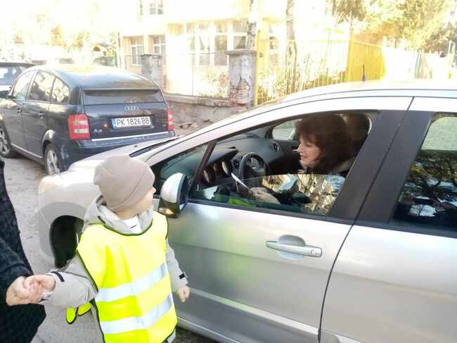 В детската градина "Миньорче" в Перник отбелязаха Световния ден за възпоменание на жертвите от пътнотранспортни произшествия