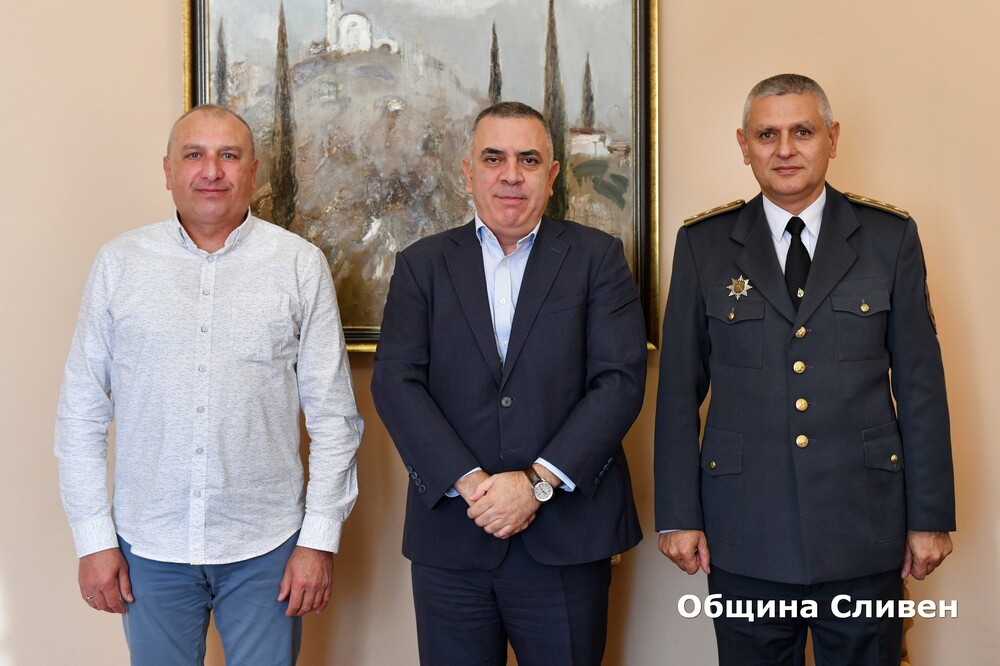 Община Сливен: Кметът Стефан Радев се срещна с комисарите Владимир Демирев и Денчо Чомаков
