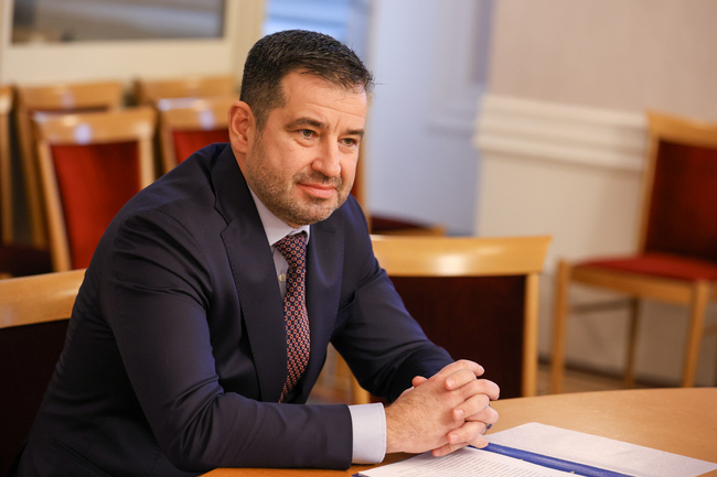 Парламентът избра Момчил Мавров за подуправител на НЗОК