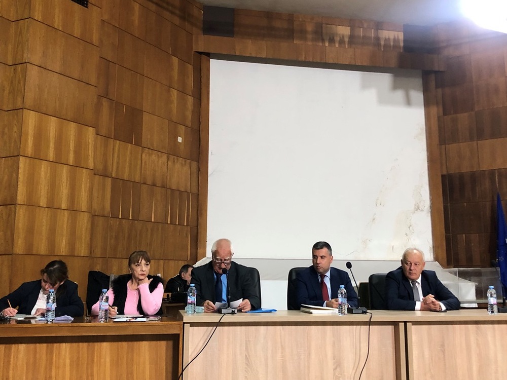 Областният управител пожела ползотворна работа и връчи клетвените листове на новоизбрания председател на Общински съвет-Смолян