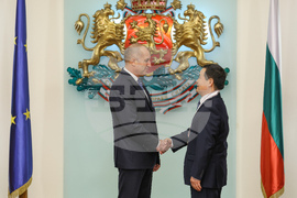 Румен Радев - Дун Сяодзюн - награждаване