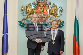 Румен Радев - Дун Сяодзюн - награждаване