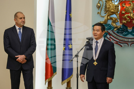 Румен Радев - Дун Сяодзюн - награждаване