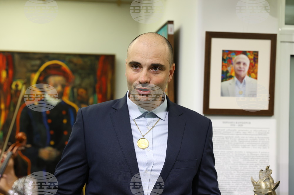 Изложба - Михаил Камберов