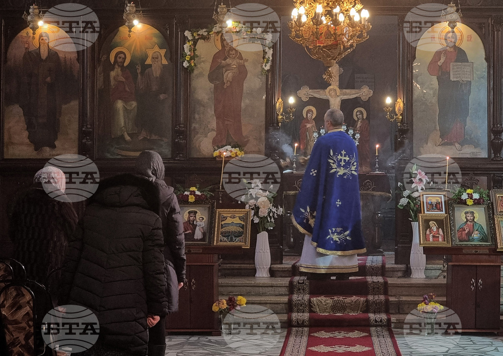 Добрич - Въведение Богородично - литургия