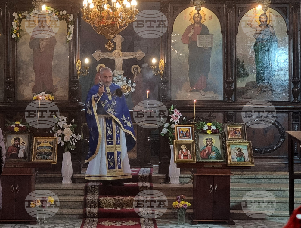 Добрич - Въведение Богородично - литургия