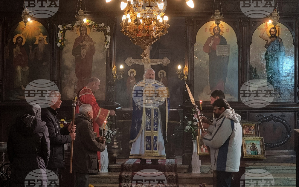 Добрич - Въведение Богородично - литургия