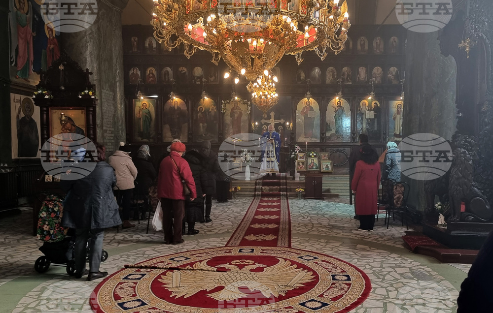 Добрич - Въведение Богородично - литургия