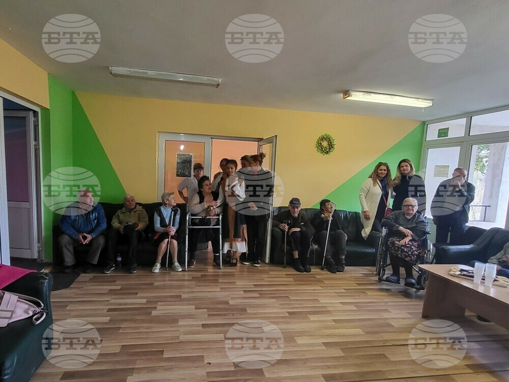 Видински дамски клуб зарадва възрастни хора в град Кула и селата Дреновец и Кутово
