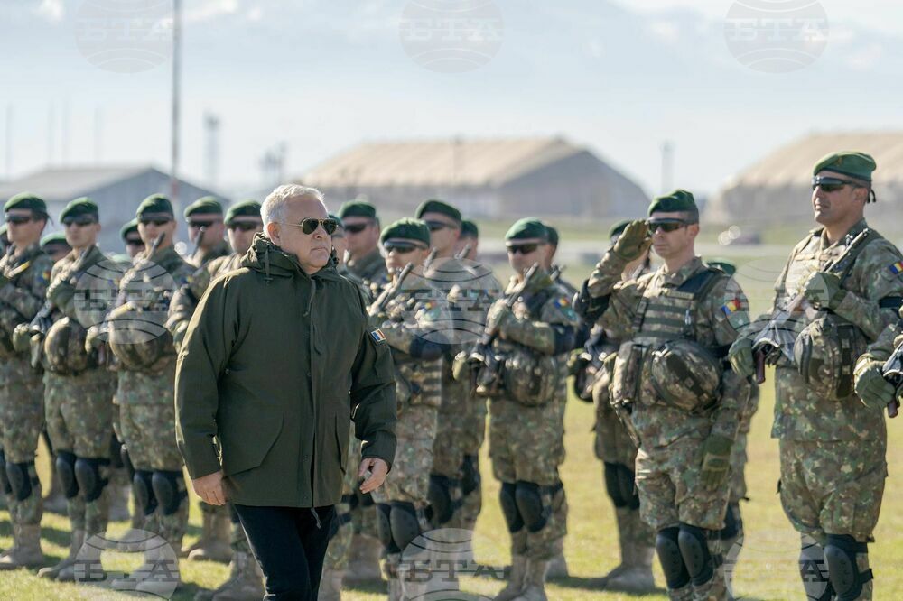 Министърът на отбраната на Румъния се срещна с румънските войници, участващи в мисиите на НАТО и ЕС в Западните Балкани