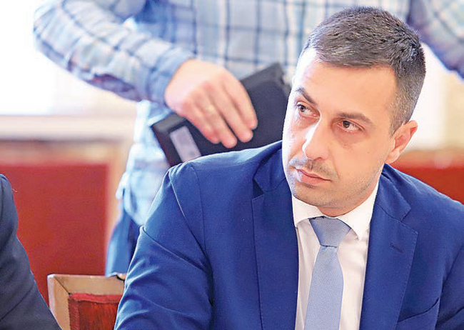 Деян Николов от „Възраждане“: По-ниският праг на плащанията в брой ще бъде затрудняващ и ограничаващ стопанския оборот