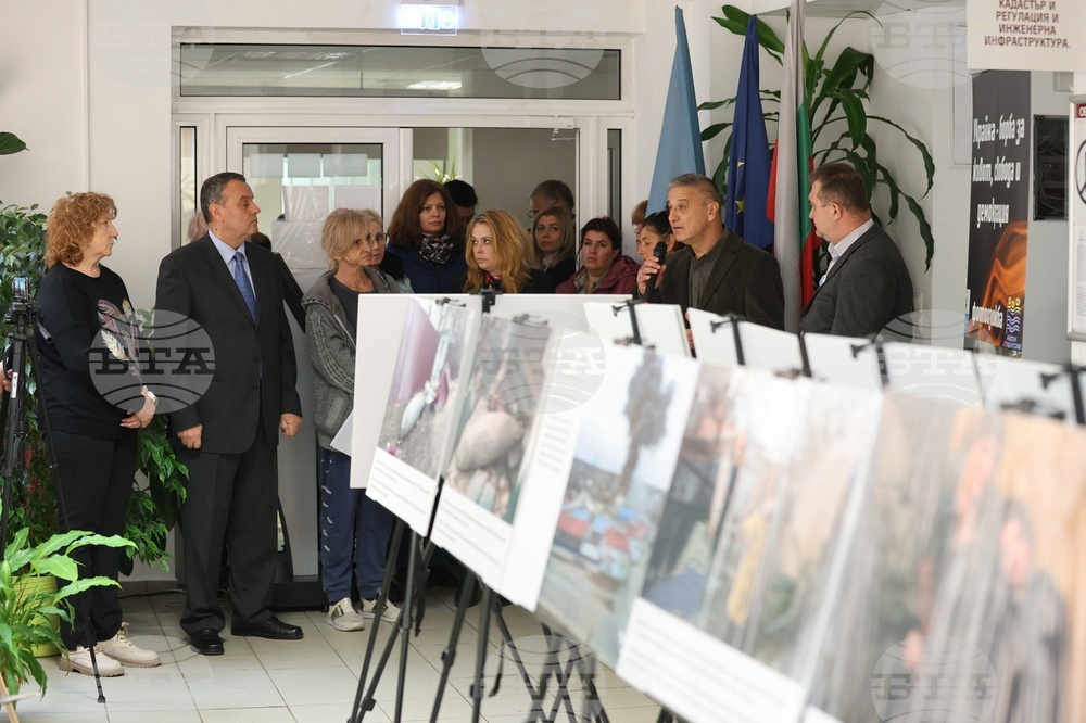 Photos of Ukraine War Go on Display in Sofia